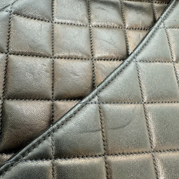 CHANEL Vintage Black Shoulder Bag - Picture 15 of 16